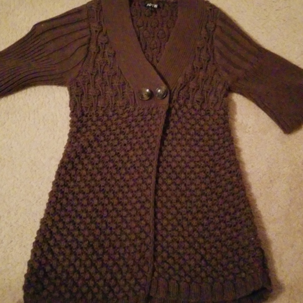 Apt 9 sweater